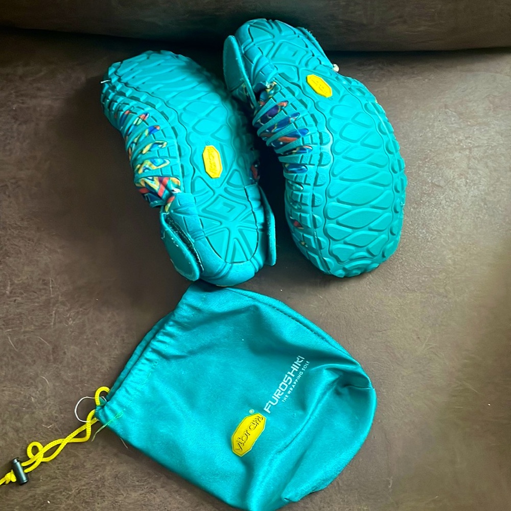 Furoshiki Vibram Wrapping Japanese Shoes.